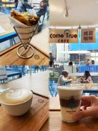 Cafe with Pavillion KL view 🛍️🛒