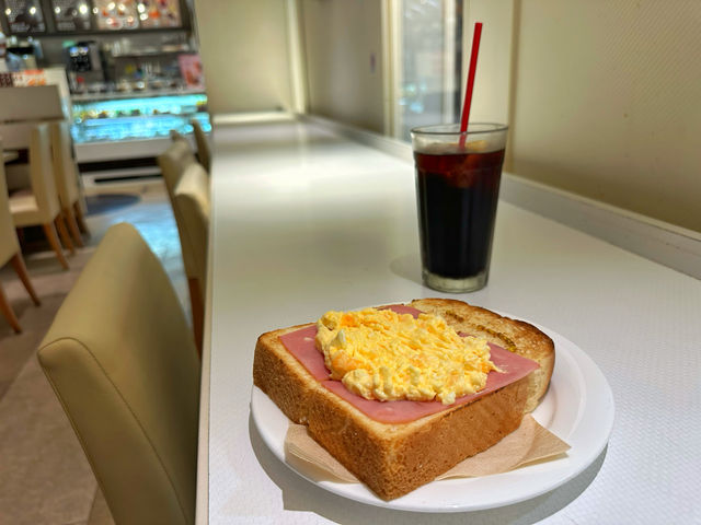大阪・難波。『caffé clever(カフェクレバー)』でモーニング。