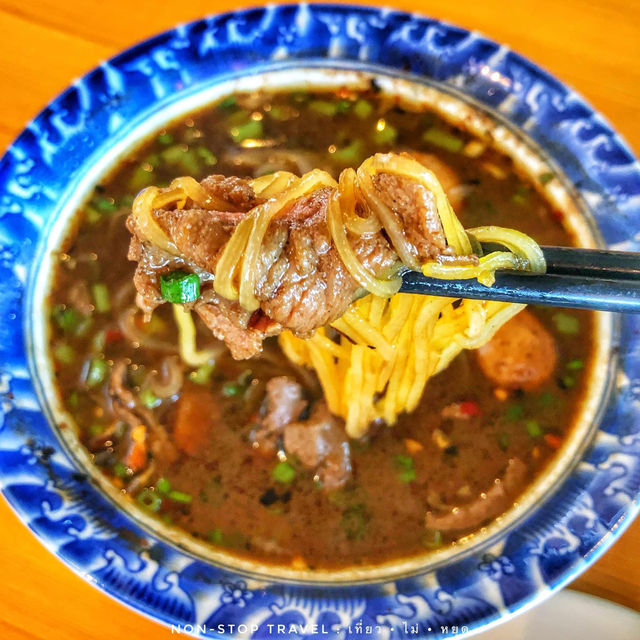 ร้านอาหารบรรยากาศร่มรื่น เหมือนทานข้าวอยู่ที่บ้าน