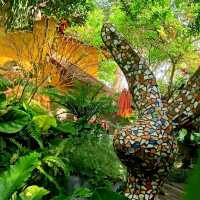 ลามูร์ คาเฟ่สไตล์ยุโรปบ้านสีเหลือง หลังวัดอุโมงค์