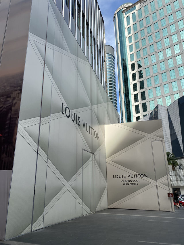 Premium lifestyle destination for shopaholics!