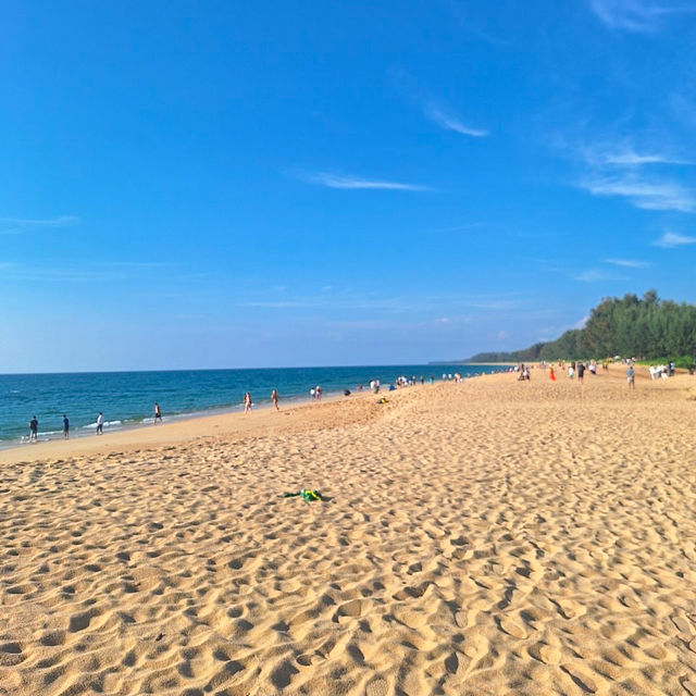 จุดชมเครื่องบินสุดฮิต “หาดไม้ขาว”✈️