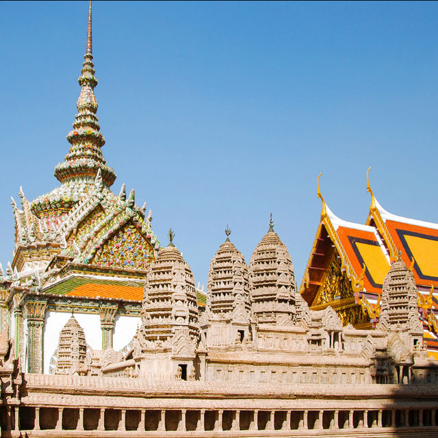 Sacred Splendor: Exploring the Temple of the Emerald Buddha