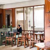 KAMAN COFFEE ROASTERY| A COMFORTABLE COFFEE SHOP FOR WFC IN DEPOK
