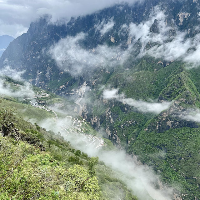 Chasing Dreams: The Ultimate Trek to Tiger Leaping Gorge