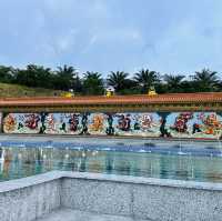 Largest Dancing Fountain in Malaysia! ⛲️ Gigantic Chinese Temple