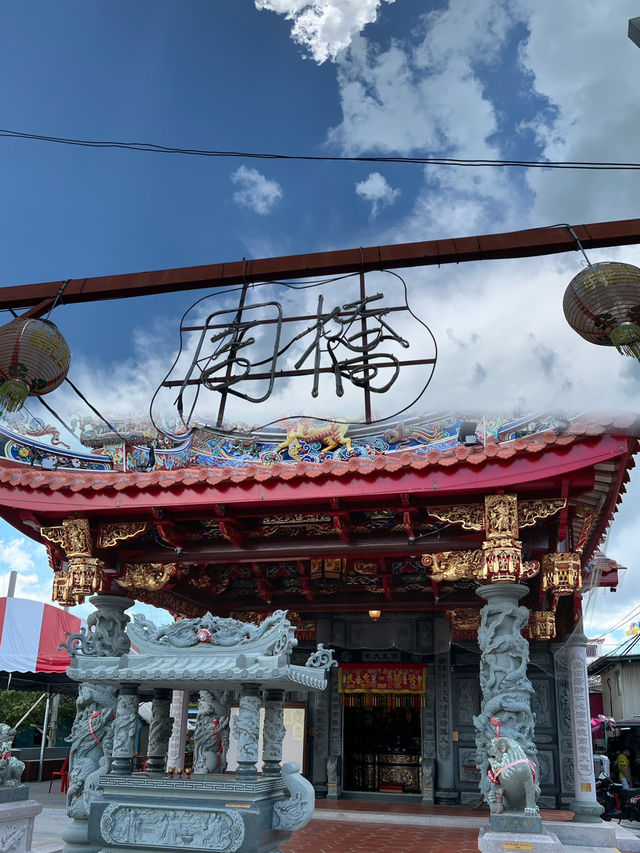 Sunlit Strolls and Scenic Views: Discovering the Charm of Chew Jetty