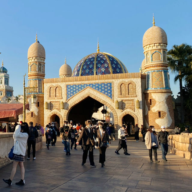 🏰✨🌊 Embark on a Magical Adventure at Tokyo DisneySea! 🎢🧞‍♂️🧜‍♀️🔦