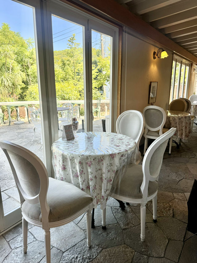 横浜の港の見える丘公園にある洋館のカフェ🌹