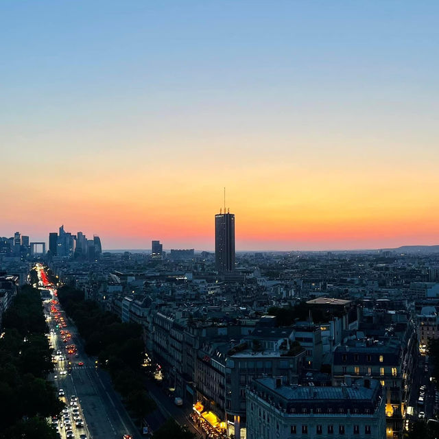 Sun-Kissed Splendor: Arc de Triomphe's Twilight Majesty