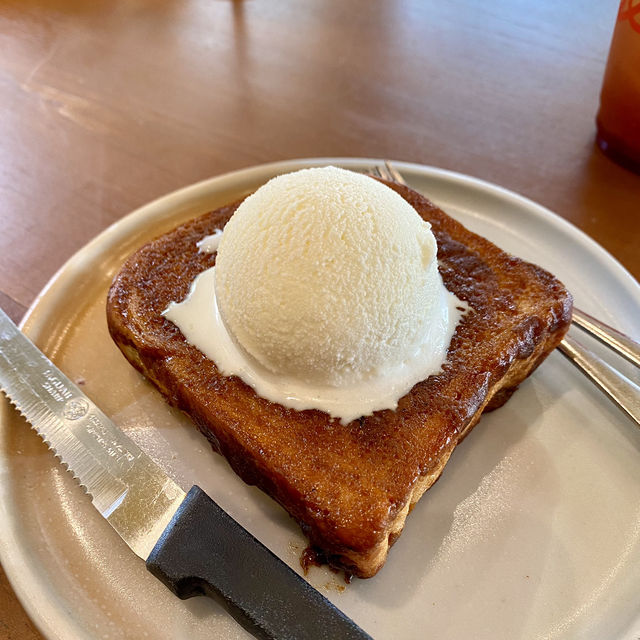 📍 𝐏𝐞𝐞𝐩𝐬 𝐛𝐫𝐞𝐚𝐤𝐟𝐚𝐬𝐭 𝐚𝐧𝐝 𝐛𝐚𝐫