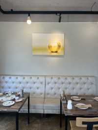 ๊ฒฝ์ฃผ ํฉ๋ฆฌ๋จ๊ธธ์ ์์นํ ํ๋ ํผ์ ๋ง์ง