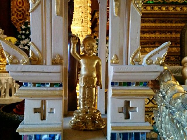 ชม..พิพิธภัณฑ์โฮงหลวงแสงแก้ว