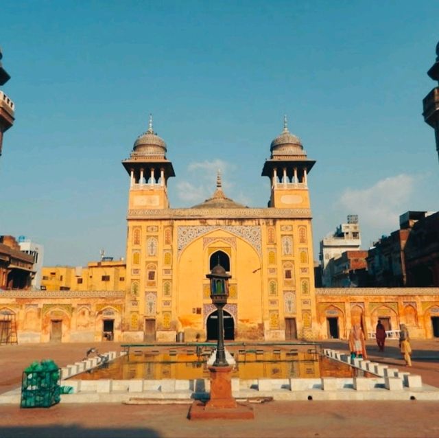  VISITING WAZIR KHAN MOSQUE.