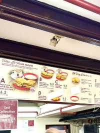 シンガポール　シンガポール観光　シンガポールの朝食といえば、ヤクンカヤトーストのカヤトーストだね！