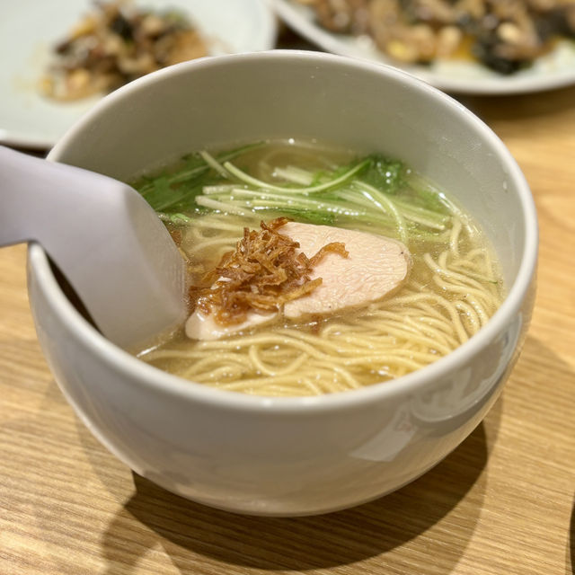 【大阪・難波】焼鳥と鳥刺しが味わえるお得なコース「鉄板ぢどり焼TARO 難波中店」