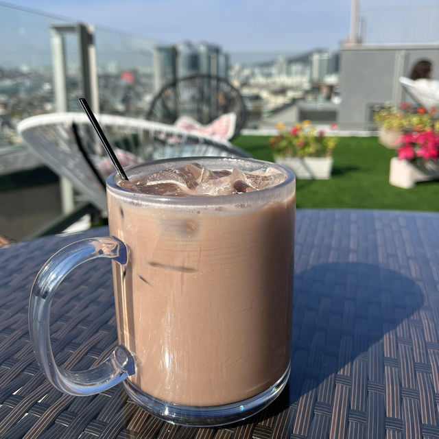 【韓国・ソウル🇰🇷】梨泰院解放村のチルタイムに最高なルーフトップカフェ☕️