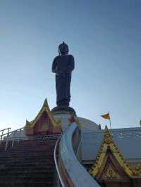 กราบสักการะพระพุธกตัญญู วัดเกริ่นกฐิน