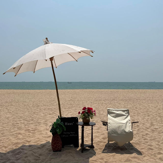 หาดแหลมเจริญ…จังหวัดระยอง 🌊⛱️