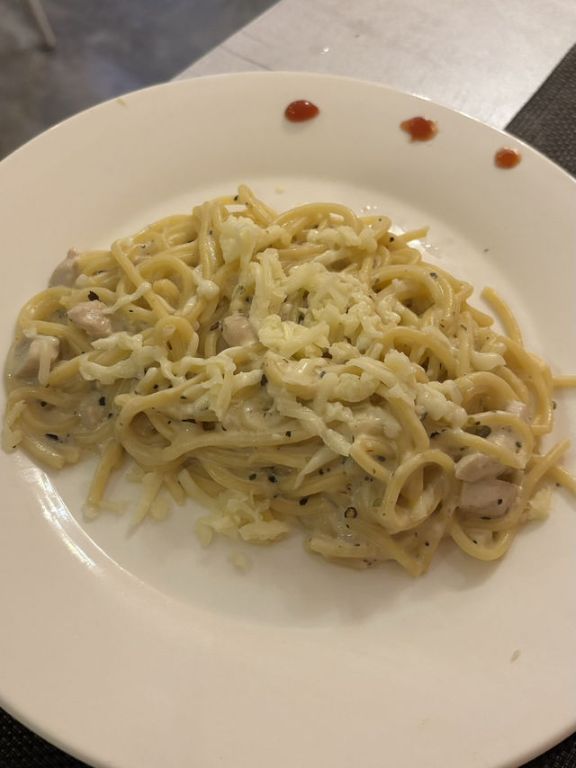 "Kunaa cafe & bistro，慢慢享受美食"