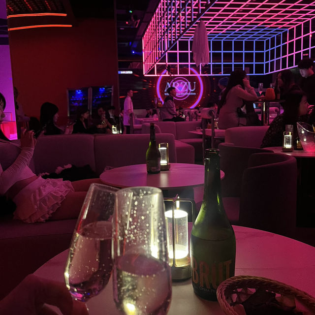 【韓国・ソウル🇰🇷】清潭の美男美女が集まるおしゃれすぎるラウンジバー🥂