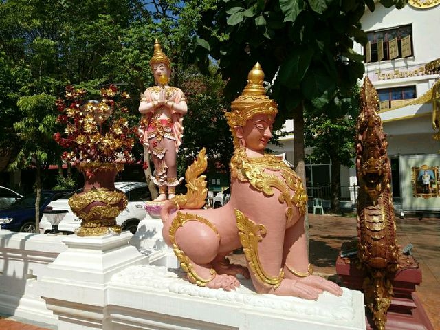 พาคุณพ่อมาไหว้พระทำบุญ..วัดพระสิงห์
