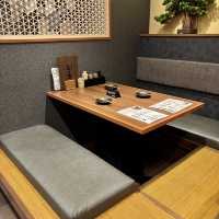 【大阪・箕面市】昼飲みが楽しめる「炭火焼鳥 真骨鳥 みのおキューズモール店」