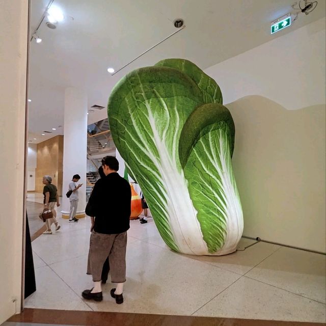 美麗的圓型球體建築：曼谷市立藝術文化中心