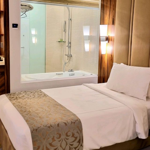 JAW DROP VIEWS OF THE LAKE AND MOSQUE : ZENITH HOTEL PUTRAJAYA