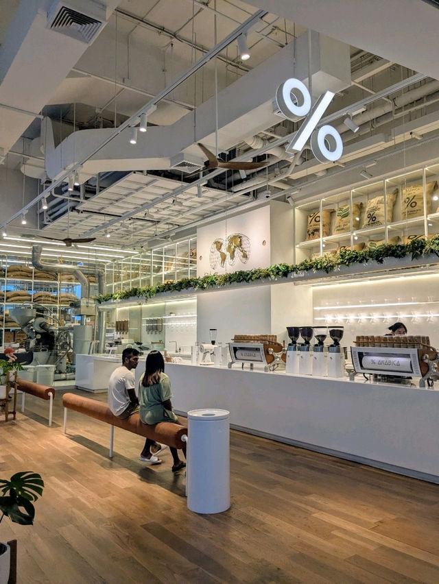 EmQuartier 擁有美麗空中花園的時尚流線購物中心