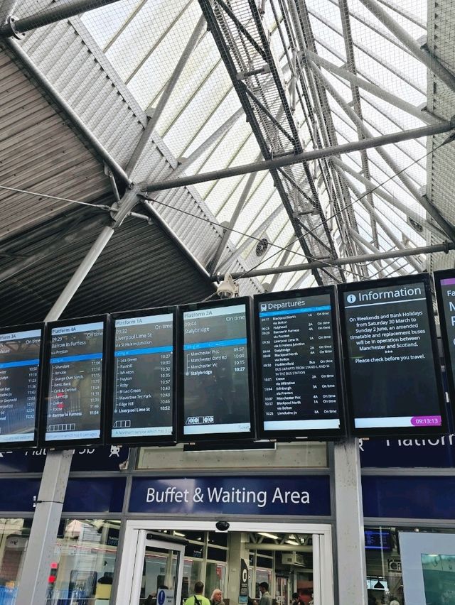 ถึงสนามบิน Manchester แล้วพร้อมเดินทางเข้าเมือง😁