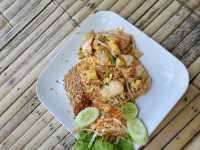 Tew Lay Bar คาเฟ่ริมทะเล กระบี่ 