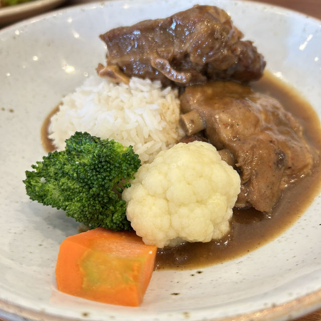 เอ๋ & เอก ร้านสเต็กชื่อดังที่สุดในพัทยา