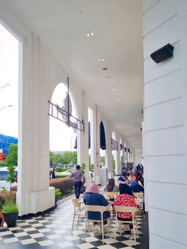 🤍 새하얀 화이트톤의 세련된 쇼핑몰 🛍️