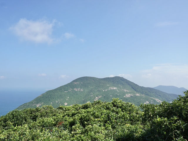 Winding Along the Dragon’s Spine: A Breathtaking Hike in Hong Kong