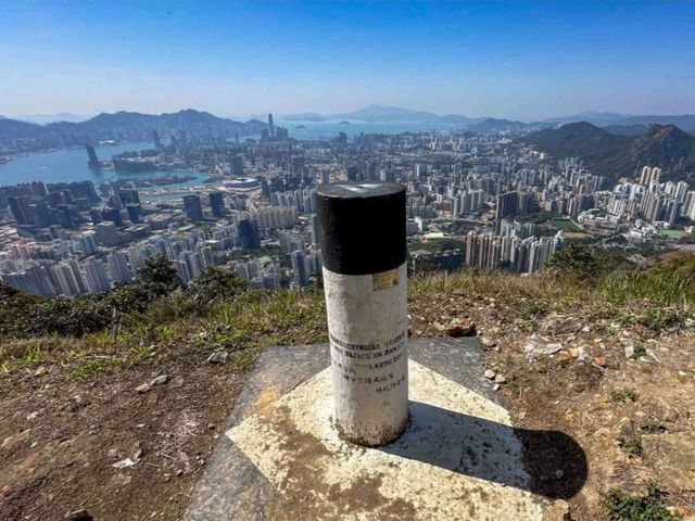 香港飛鵝山‐情人節的浪漫登山之旅🏞️💖，與愛人共享每一刻的美好