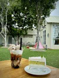 คาเฟ่เล็กๆ บรรยากาศสบายๆ 🌿 ฟีลลูกคุณฯเที่ยวฟาร์ม