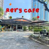 คาเฟ่ร่มรื่นในซอยลาดพร้าว 26 Pet Friendly 