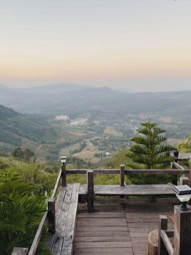 กระท่อมลุงเดวิด ที่พักสุดฟิน วิวหลักล้าน ภูเรือ