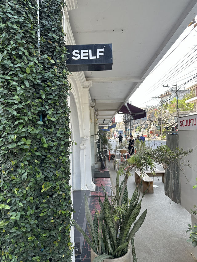 Cool cafe in Chiangmai 'Self' 