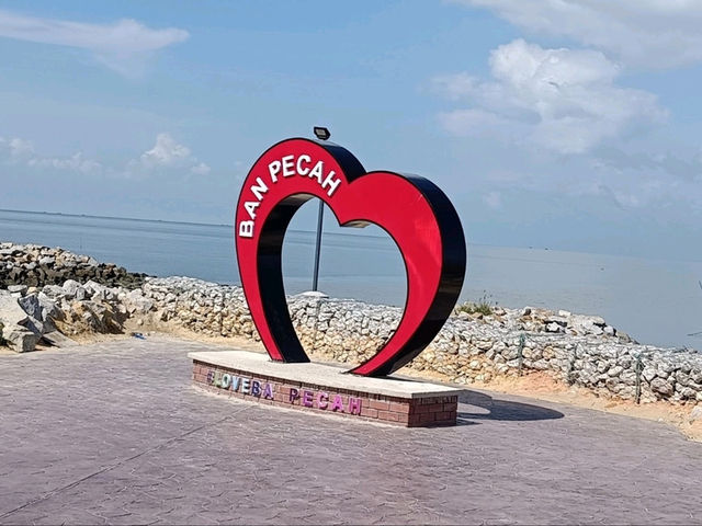 Pantai Ban Pecah, Parit Buntar: A Serene Coastal Escape with a Touch of Mystery