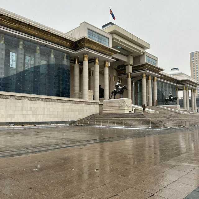 【ウランバートル】🇲🇳 SUKHBAATAR SQUARE