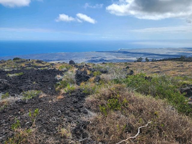 ハワイ島の壮大な火山ドライブ！チェーン・オブ・クレーターズ・ロードとホーレイシーアーチの絶景を巡る