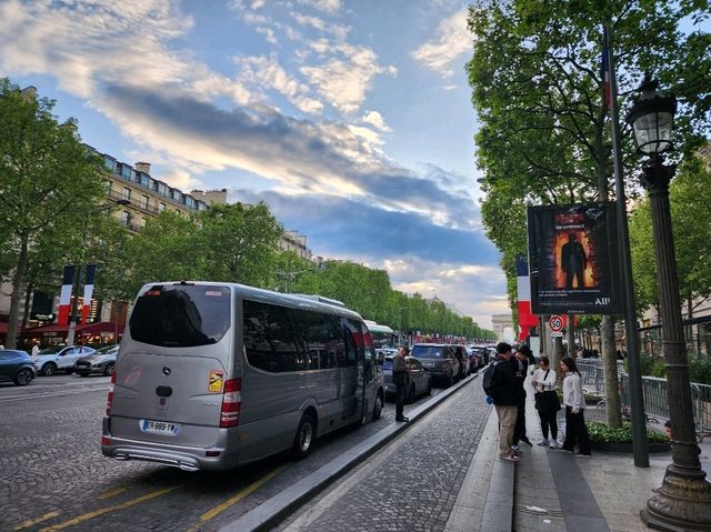 [🇫🇷パリ] 凱旋門とシャンゼリゼ通りでパリの歴史を感じる