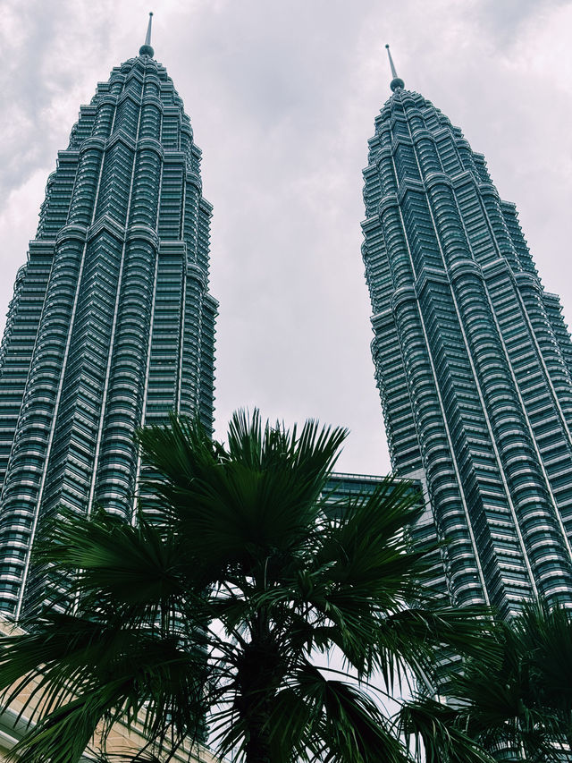 Capturing the Majesty of Petronas Towers: A Daytime Photography Guide