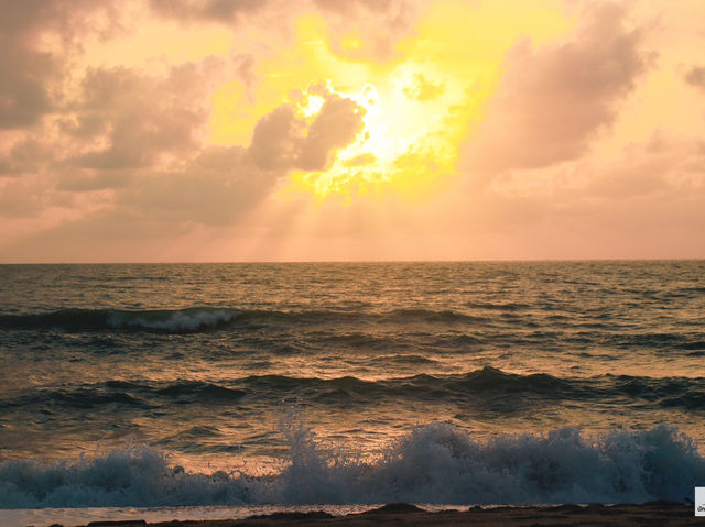 หาดขนอม