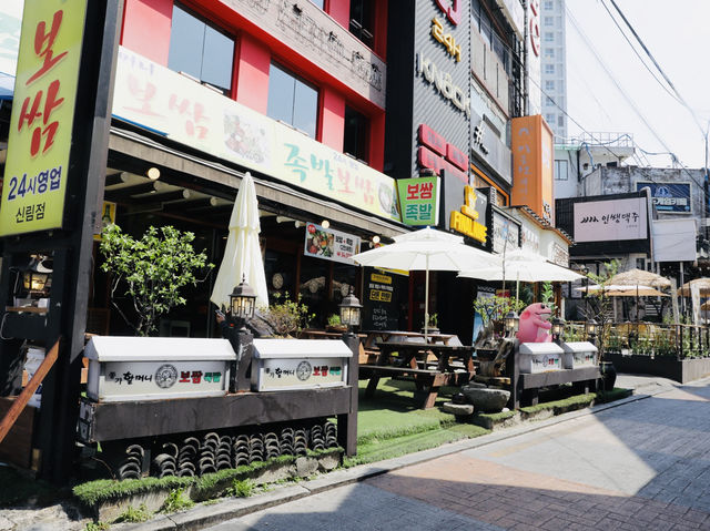 首爾｜新村 學生才懂的首爾熱鬧商圈！新村地鐵周邊必逛巷弄、彩繪牆、巷口美食全攻略🔥