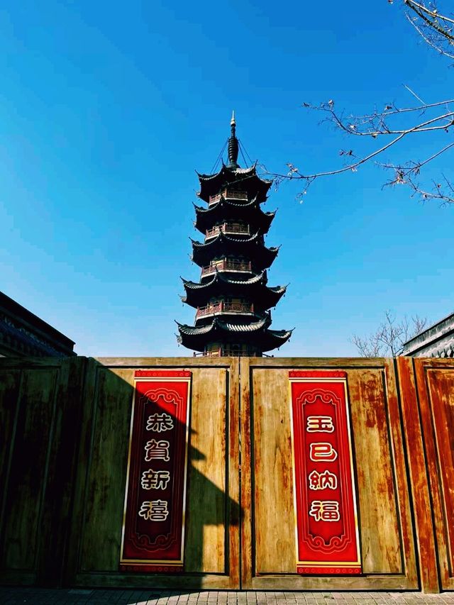 中國上海著名寺廟景點：龍華寺，適合打卡拍照📸