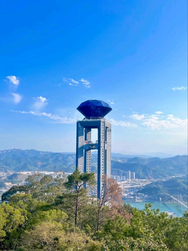 Baiyun Mountain: A Hiker’s Haven with Iconic Views