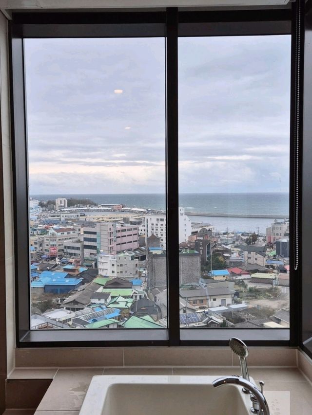 침대에서도, 욕조에서도 즐기는 오션뷰 호텔🌊